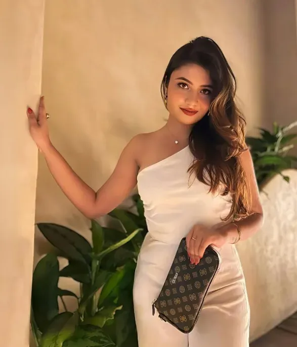  Charita Collage Girl